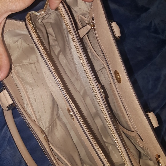 Michael Kors Large Savannah Satchel Oyster Purse - Picture 5 of 5